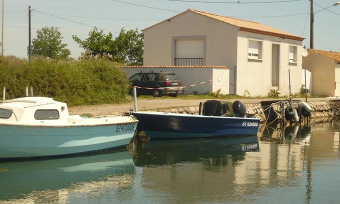 La Peyrade Villa | La petite maison au bord du canal T2 - 3étoiles -