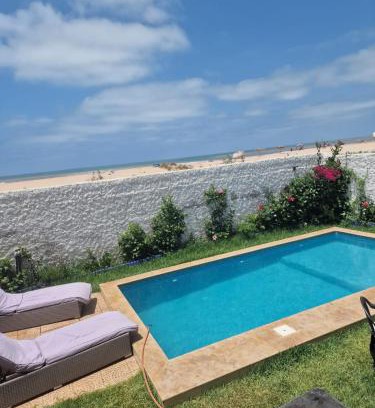 Sidi Rahal Villa | La petite villa avec piscine pieds dans l'eau