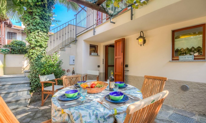 Meina Casa | La Piccola Casa Dell'Uva Fragola, Meina, Italy