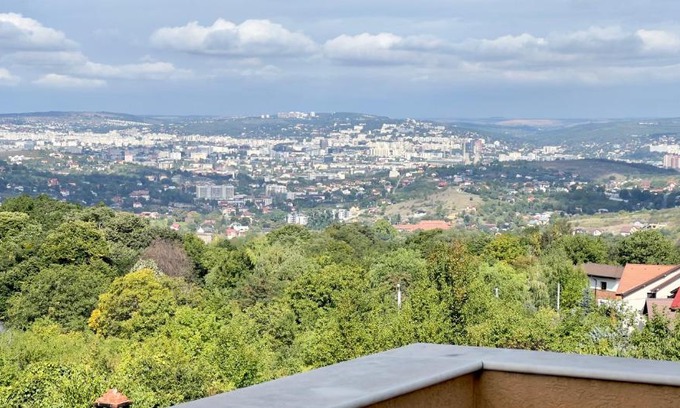 Iasi Apartamento | La Pini - Apartament Luxury Bucium