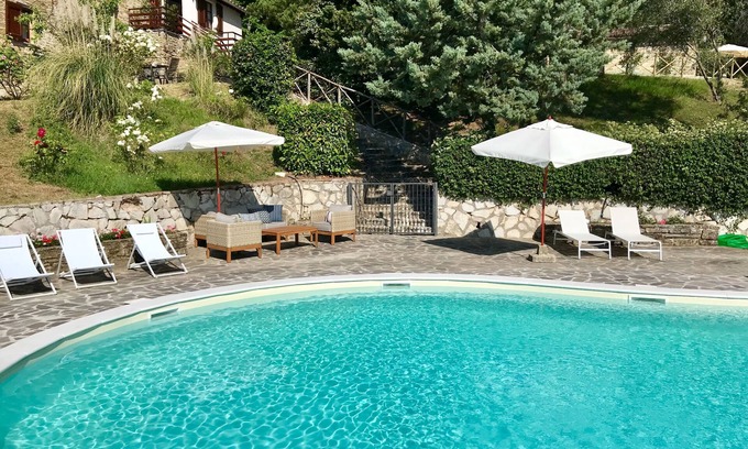 Monteluiano Casa | Apartamento La Piscina - Agriturismo La Panoramica Gubbio Maison de Charme