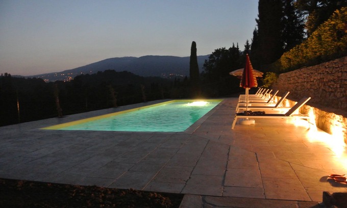 Chateauneuf-Grasse Casa | La Pitcholine, three bathrooms, air conditioning, in the heart of nature with shared pool.