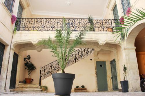 Nimes City Centre Apartamento | La place Zen - Free Wifi - City Center