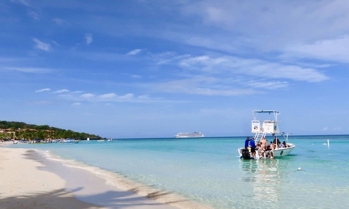 Antoneys Cay Hotel | La Placita Inn