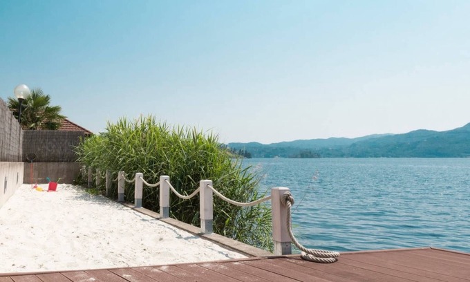 Pettenasco Villa | Villa LA PLAYA con playa privada