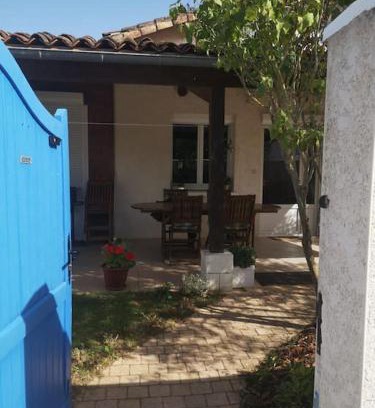 Vouneuil-sous-Biard Casa | La Porte Bleue