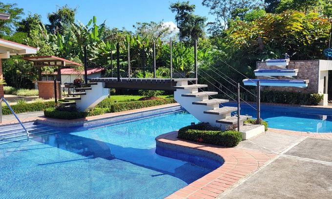 Boca Arenal Casa | La Poza farm, A Garden Retreat