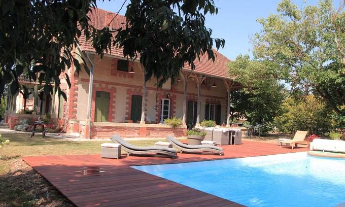 Lafitte-sur-Lot Casa | La Prunéloise, una cabaña de personajes esperándote