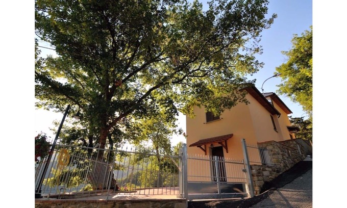 Cavarzano Cama Y Desayuno | La Quercia di Vernio - SALA 2