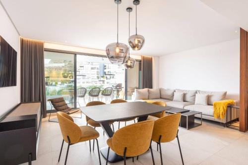 Benahavis Apartamento | La Quinta 3 Bedroom Ultra Modern Apartment with Private Hot Tub