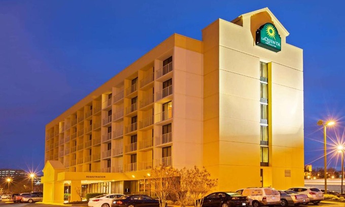 Merry Oaks Hotel | La Quinta by Wyndham Nashville Airport/Opryland