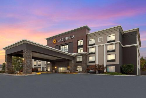 Kodak Hotel | La Quinta by Wyndham Sevierville/Kodak