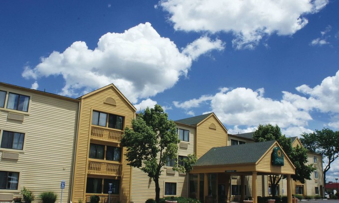 North Kansas City Hotel | La Quinta Inn by Wyndham Kansas City North