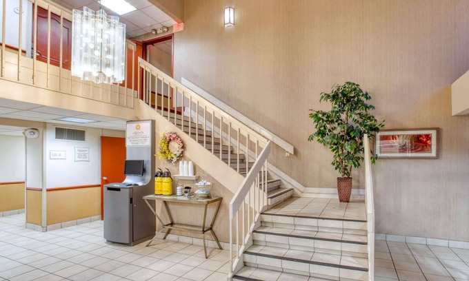 East Bloomington Hotel | La Quinta Inn by Wyndham Minneapolis Airport Bloomington