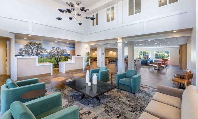 Paso Robles Hotel | La Quinta Inn & Suites by Wyndham Paso Robles