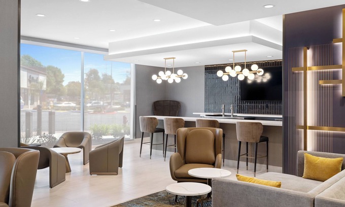 La Habra Hotel | La Quinta Inn & Suites by Wyndham La Habra