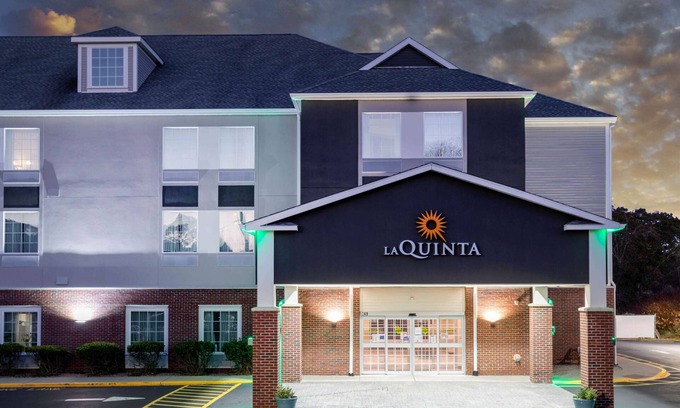 Pawcatuck Hotel | La Quinta Inn & Suites by Wyndham Stonington-Mystic Area