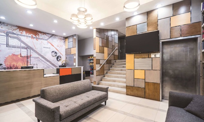 Gowanus Hotel | La Quinta Inn & Suites by Wyndham Brooklyn Downtown