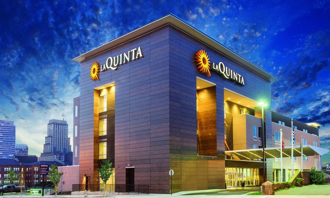 Florida Central Atlantic Coast Hotel | La Quinta Inn & Suites by Wyndham Orlando - IDrive Theme Parks