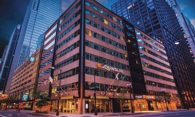Downtown Chicago Hotel | La Quinta Inn & Suites by Wyndham Chicago Downtown
