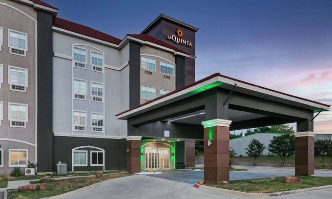 Decatur Hotel | La Quinta Inn & Suites by Wyndham Decatur