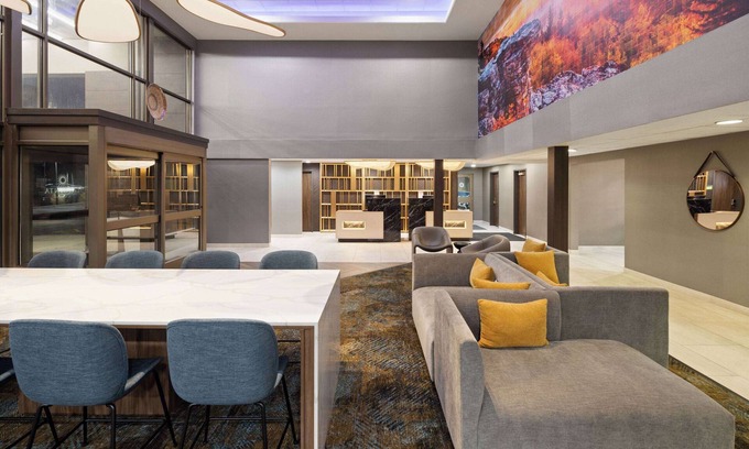 Buena Hotel | La Quinta Inn & Suites by Wyndham Yakima Downtown