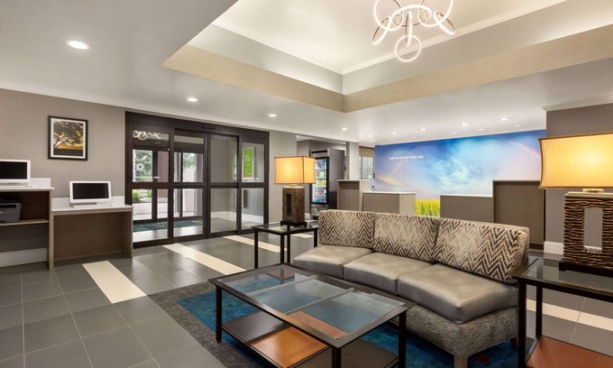 Dublin Hotel | La Quinta Inn & Suites by Wyndham Dublin