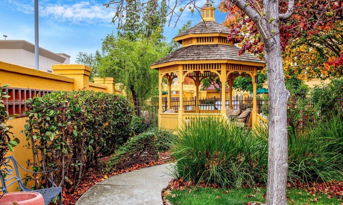 Fremont Hotel | La Quinta Inn & Suites by Wyndham Fremont / Silicon Valley