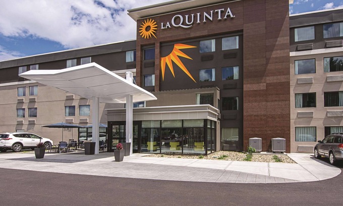 Portland Hotel | La Quinta Inn & Suites by Wyndham Portland