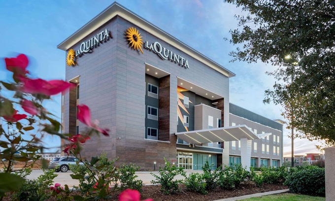 Katy Hotel | La Quinta Inn & Suites by Wyndham Katy