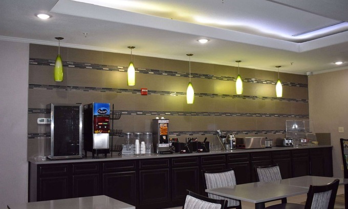 Kyle Hotel | La Quinta Inn & Suites by Wyndham Kyle - Austin South