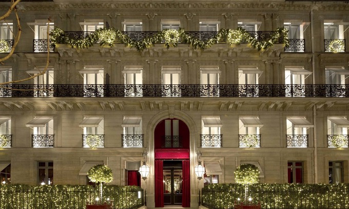 8th Arrondissement Otro | La Reserve Paris Hotel and Spa