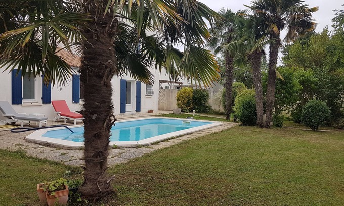 La Jarrie Casa | La Rochelle-Chatelaillon,property equipped With a Pool and a Garden of 400m²
