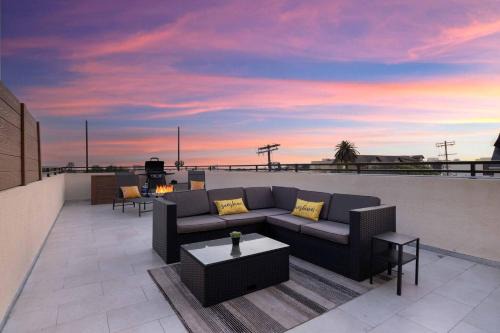 Historic Filipinotown Casa | La Rooftop Paradise 2