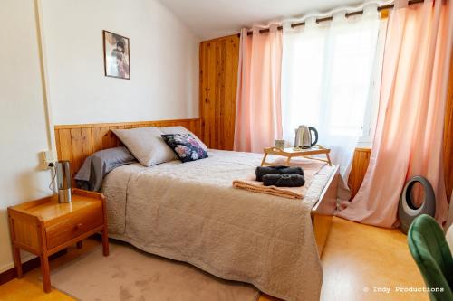 Bourbonne-les-Bains Apartamento | La Rosée - Studio Zen à 50m des Thermes - Vue Casino, SDD hydromassante, Smart TV