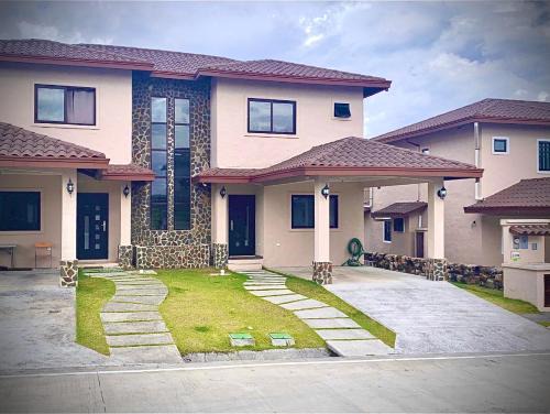 Alto Boquete Casa | La Rosalia, tu casa en Los Molinos, Boquete, Pmá