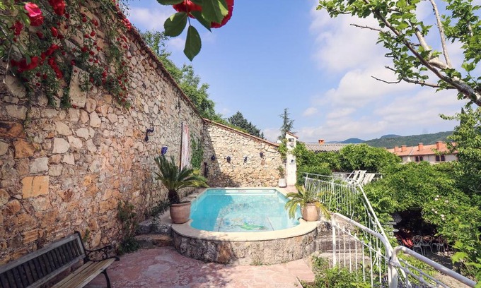 Lodeve Casa | La Roseraie