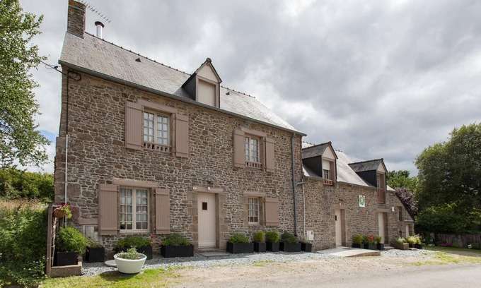 La Boussac Casa | La Roseraie - LA BOUSSAC