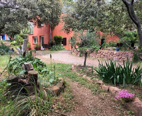 Puget-Ville Apartamento | La Salamandre,Charmant T2 Calme et nature à Puget-Ville