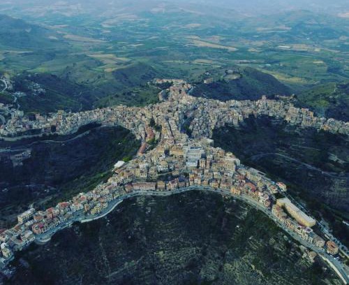 Centuripe Casa | La sartoria