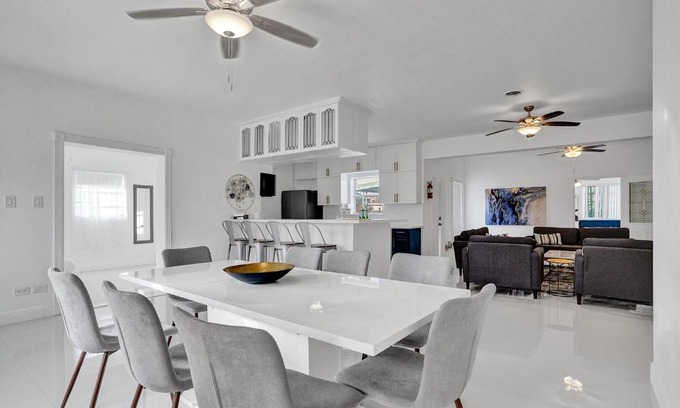 Ives Estates Villa | La Serre Miami Home & Private Pool Near Aventura Mall