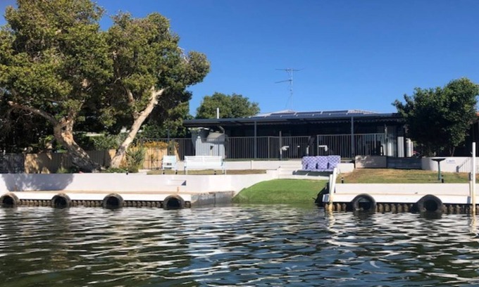 South Yunderup Casa | La Siesta On The Canal - Pizza Horno, Paella, ¡Estacione su barco en un embarcadero privado!