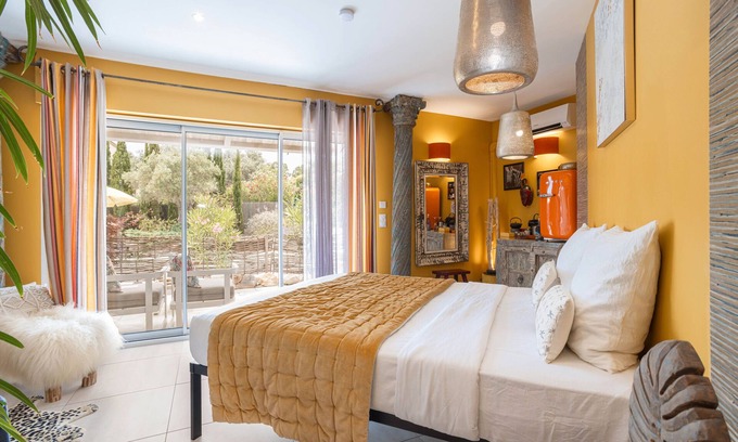 Saint-Nazaire Apartamento | 'La Suite' con piscina compartida, Wi-Fi y aire acondicionado