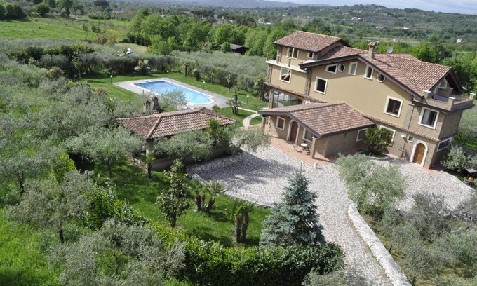 Sant'Agata de'Goti Cama Y Desayuno | La Tenuta del Barone