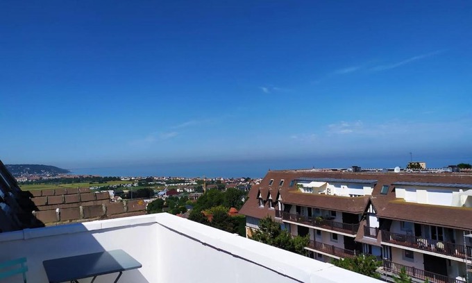 Blonville-sur-Mer Apartamento | La terrasse vue mer à 5 min de la plage