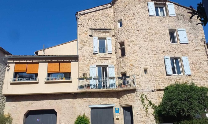 Herepian Casa | La Tour de L'ange. Entre Montagne et Mer, Gîte Atypique, Maison Renaissance