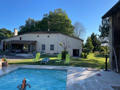 Gontaud Casa | La Tour du Sorbey - Gîte Nature Familial - Piscine - 3 à 6 Pax