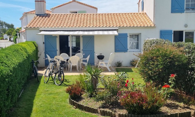 La Faute-sur-Mer Casa | "La Vendéenne" single-storey house in residence with swimming pool, near beach.