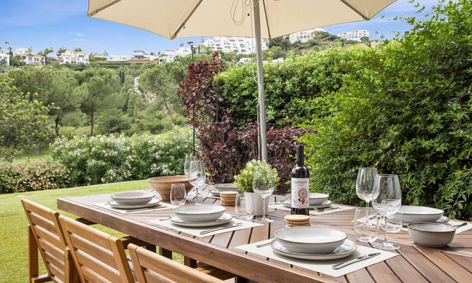 Benahavis Apartamento | La Vida Dorada | Apartamento con jardín