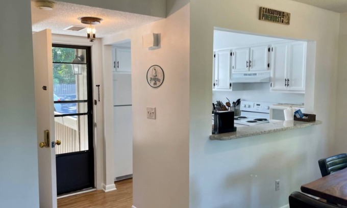 Pinehurst Condominio | La-Vie #2 Tranquil 2-bedroom condo in Pinehurst with a view to the golf course